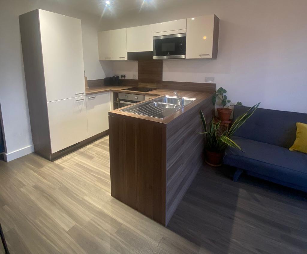 Flat Adenmore Road in Greater London