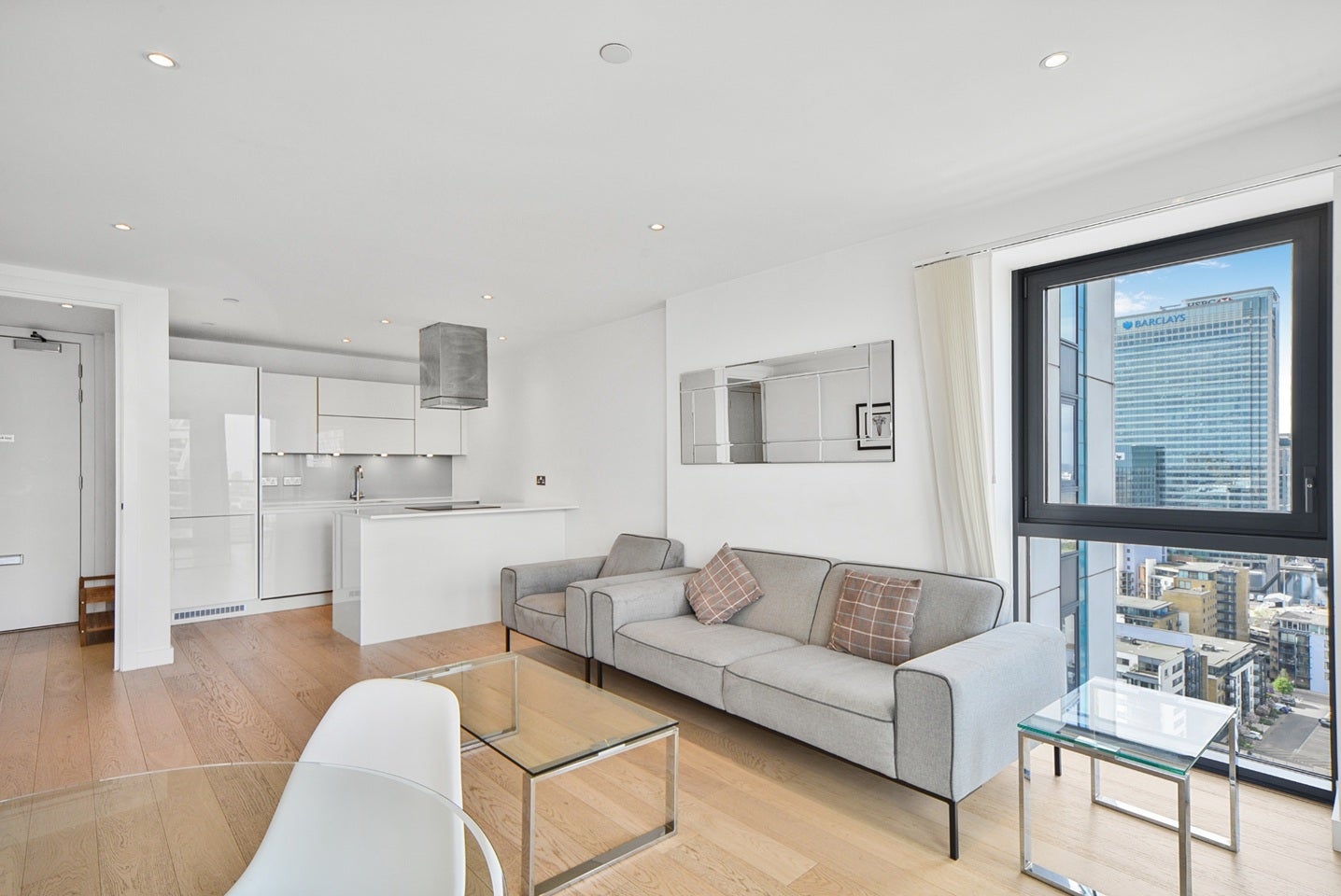 Flat Yabsley Street in Greater London