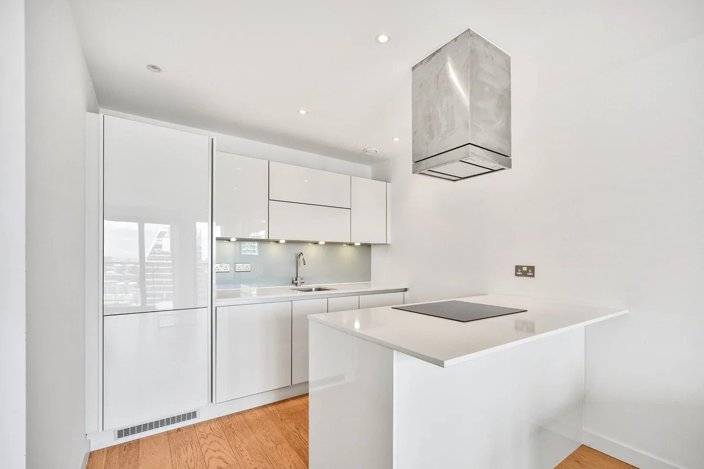 Flat Yabsley Street in Greater London