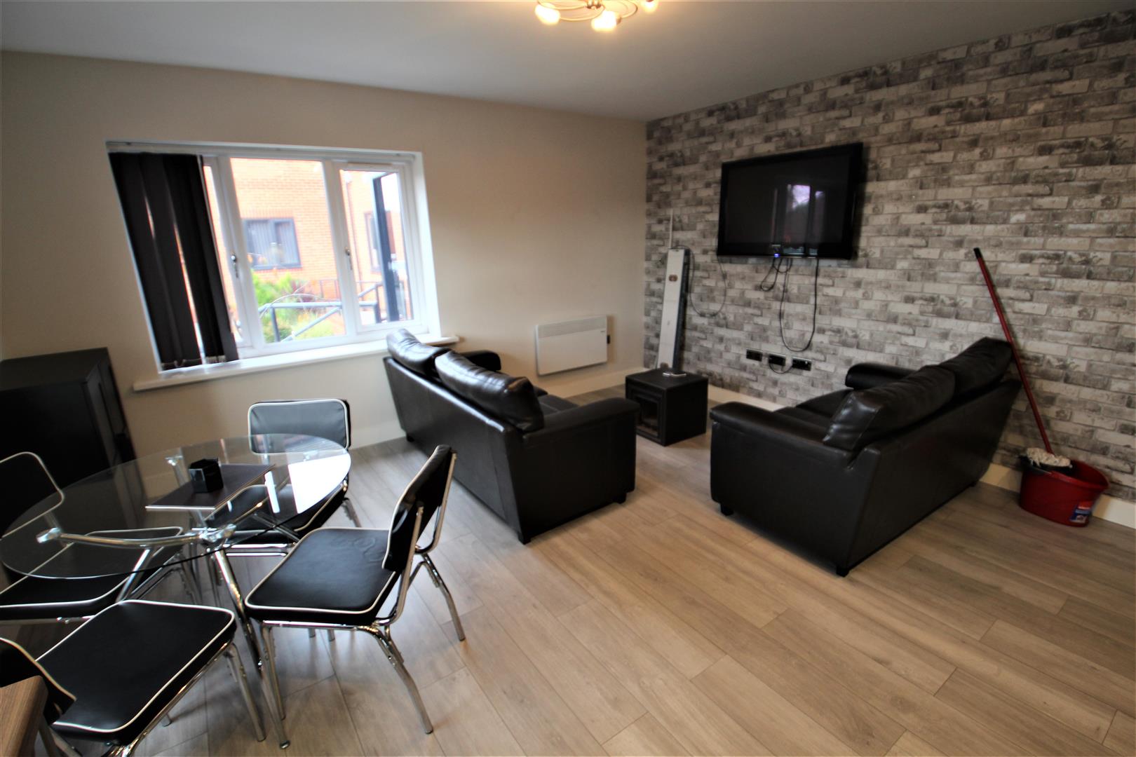 Flat Hartwell Road in Leeds