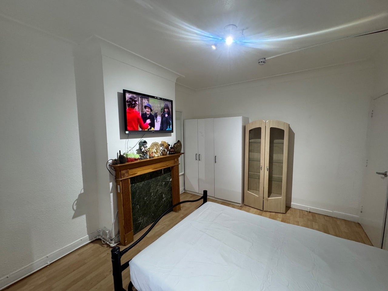 Room Morden Road in Greater London