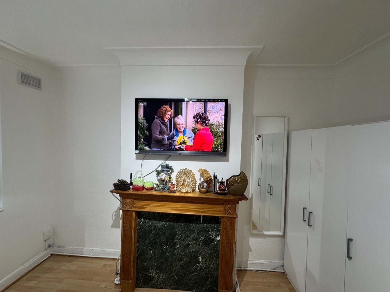 Room Morden Road in Greater London