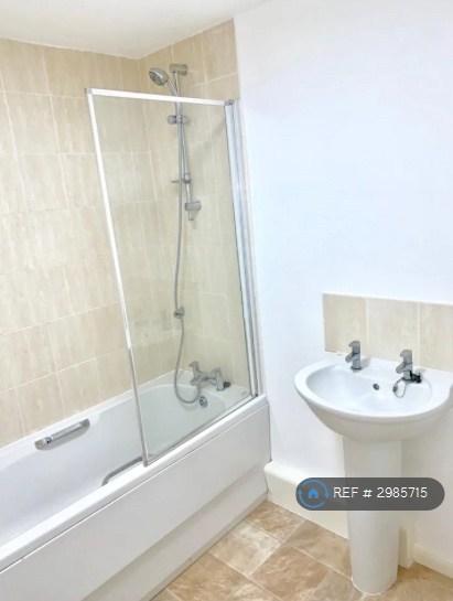 Flat Acklam Court in Beverley