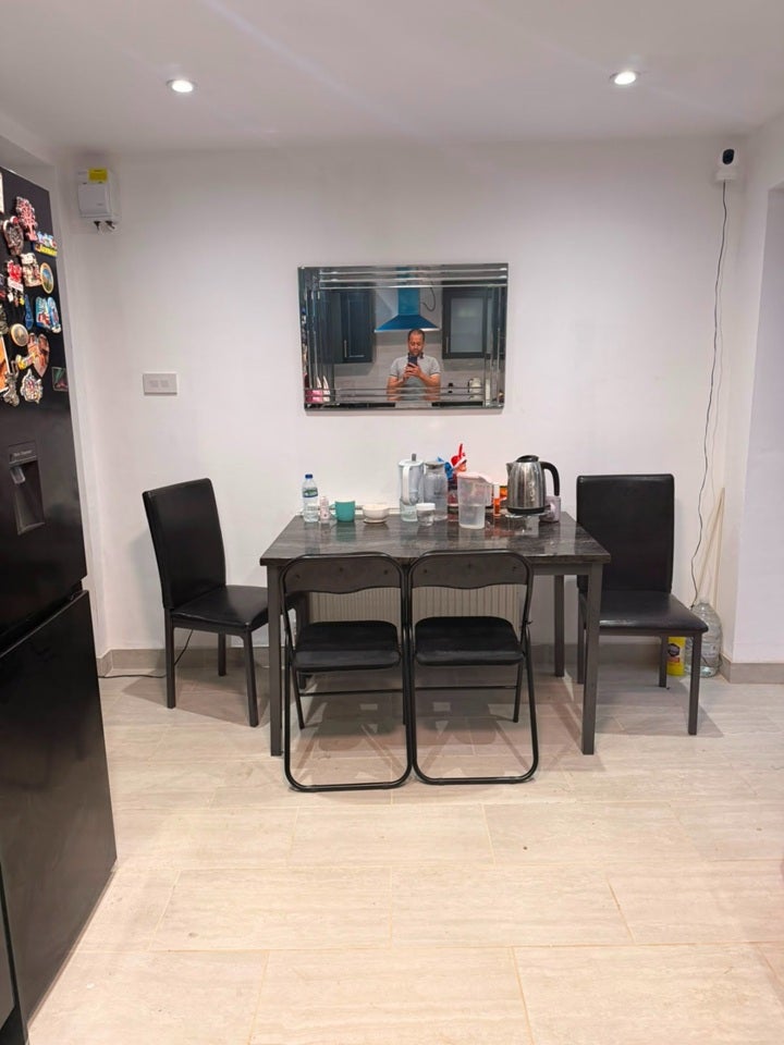 Room St Georges Road in Greater London