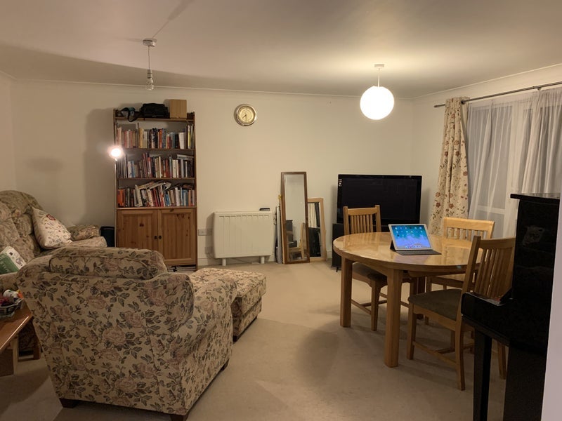 Room Candle Street in Greater London