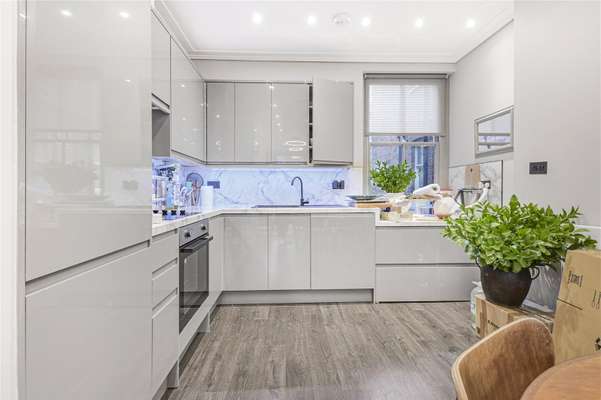 Flat Morshead Road in City of Westminster