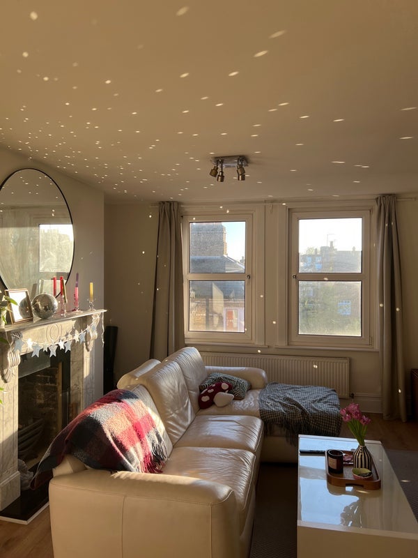 Room Lawrence Street in Greater London