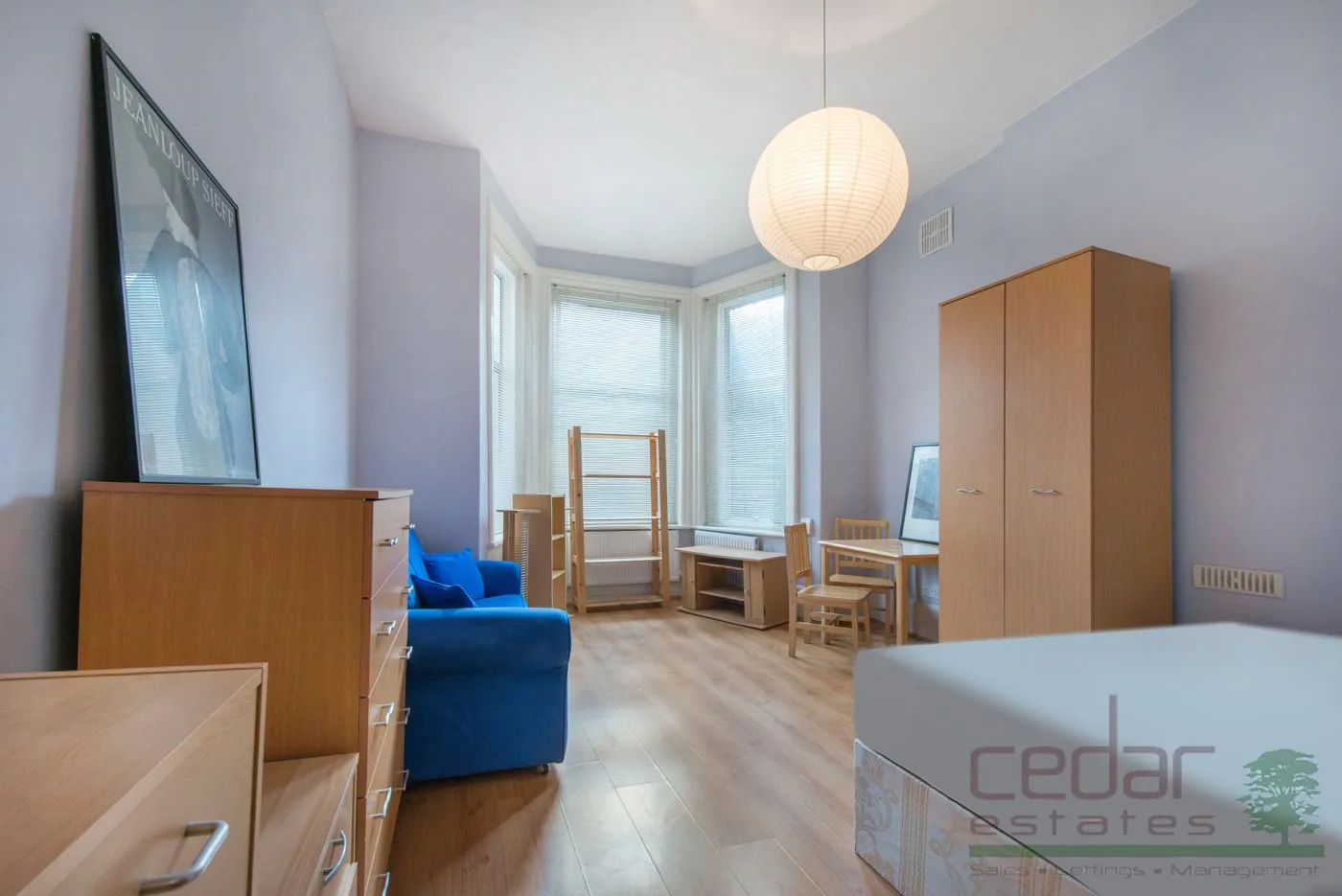 Flat Greencroft Gardens in Greater London