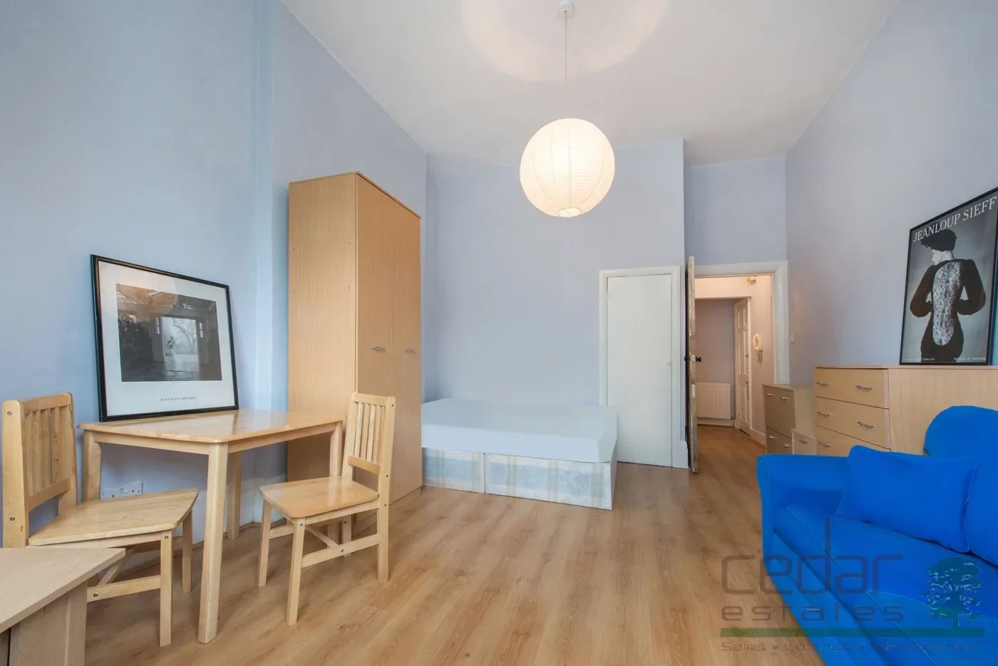 Flat Greencroft Gardens in Greater London