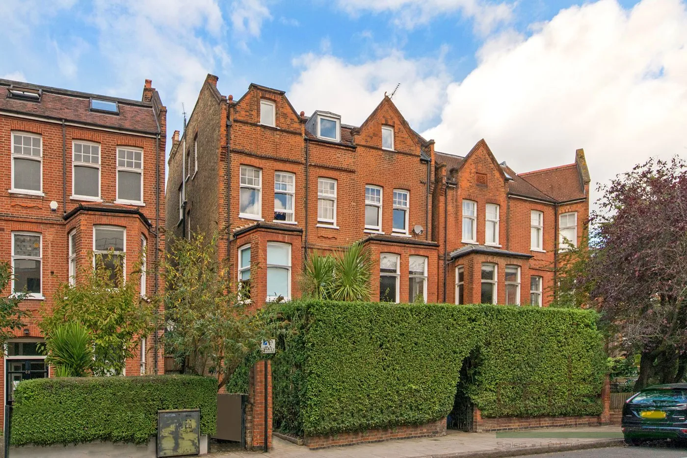Flat Greencroft Gardens in Greater London