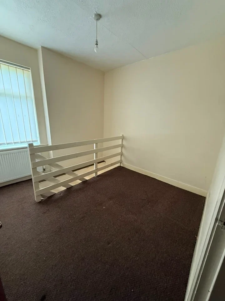 Room Wellington Street West in Salford