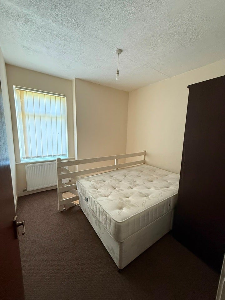 Room Wellington Street West in Salford