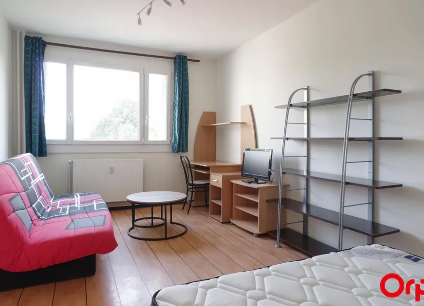 Flat Allée Athéna in Villeurbanne