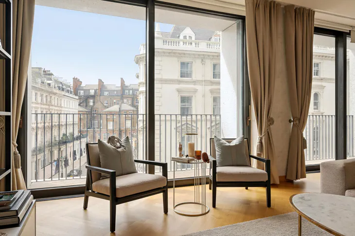 Flat Kensington Road in Greater London