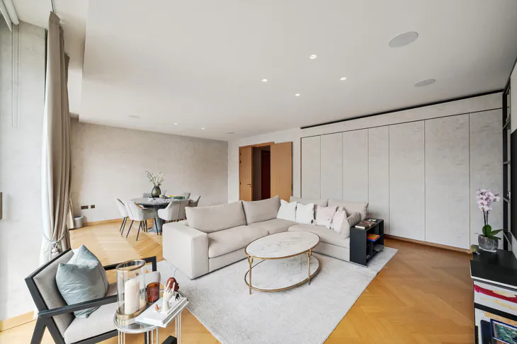 Flat Kensington Road in Greater London