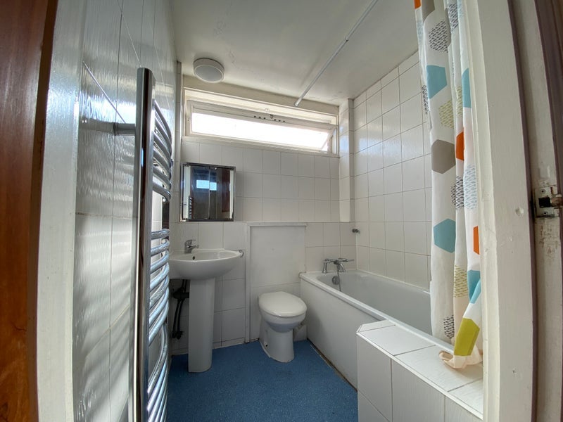 Room Glenister Road in Greater London