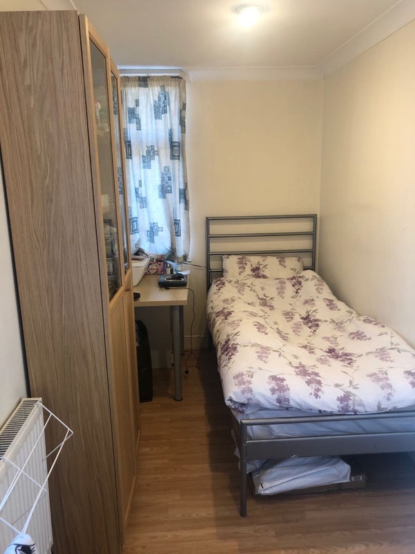 Room Glenister Road in Greater London