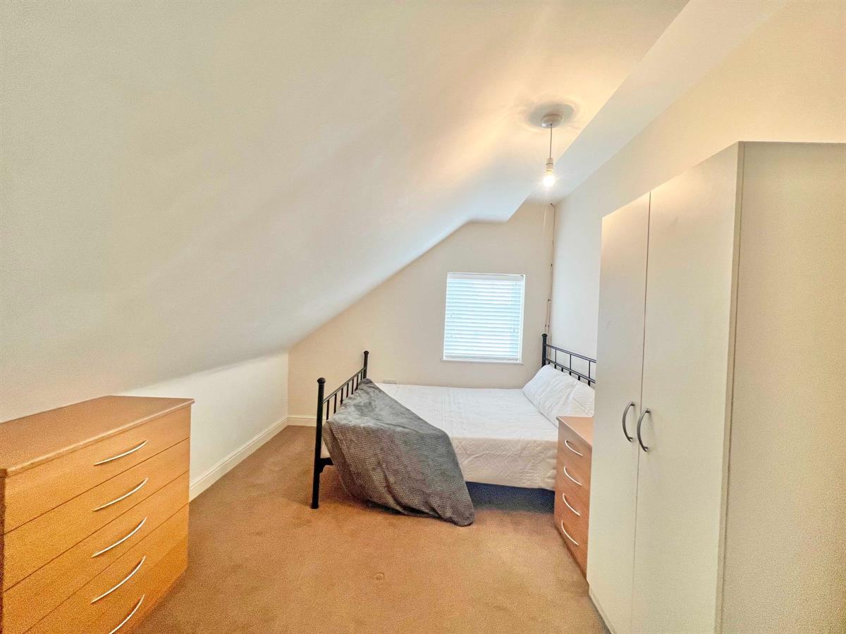 Room Bell Lane in Cotton End