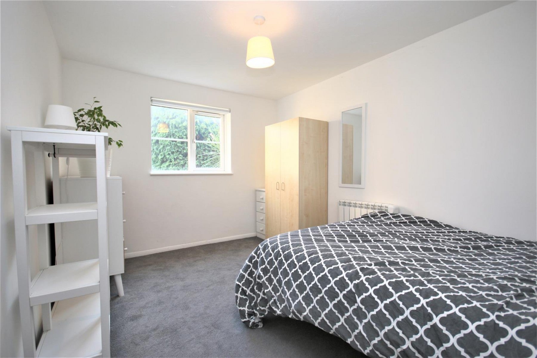 Flat Heddington Grove in Greater London