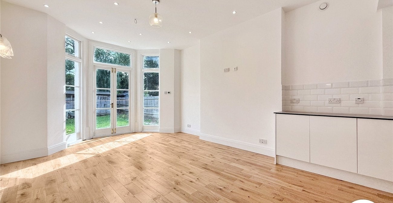Flat Culverley Road in Greater London