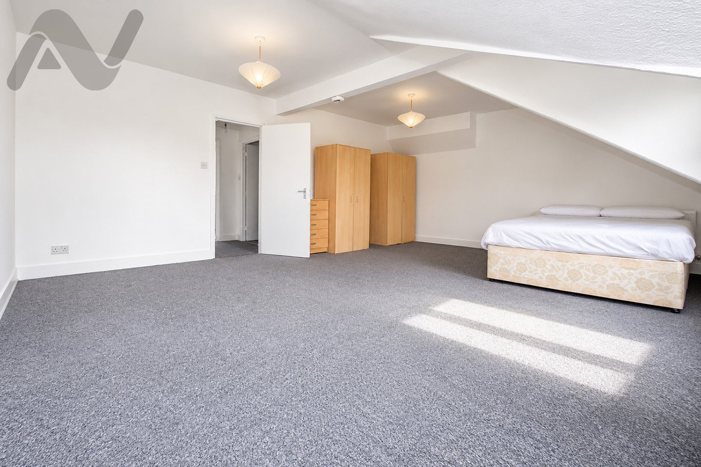 Flat Endymion Road in Greater London