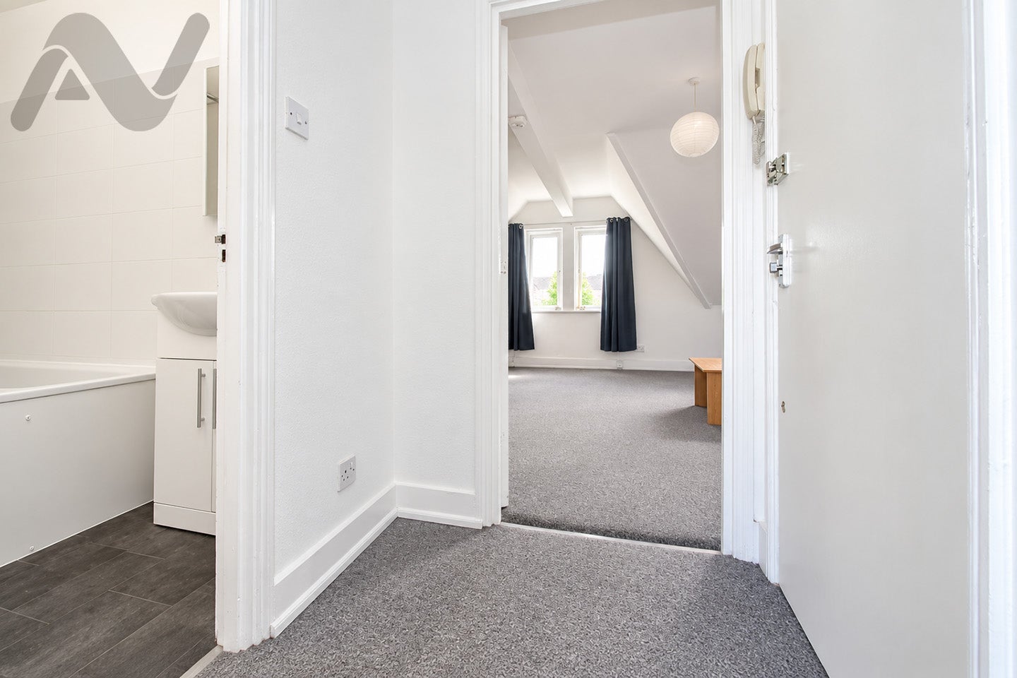 Flat Endymion Road in Greater London