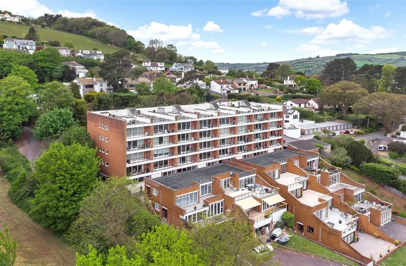Flat Clampet Lane in Teignbridge