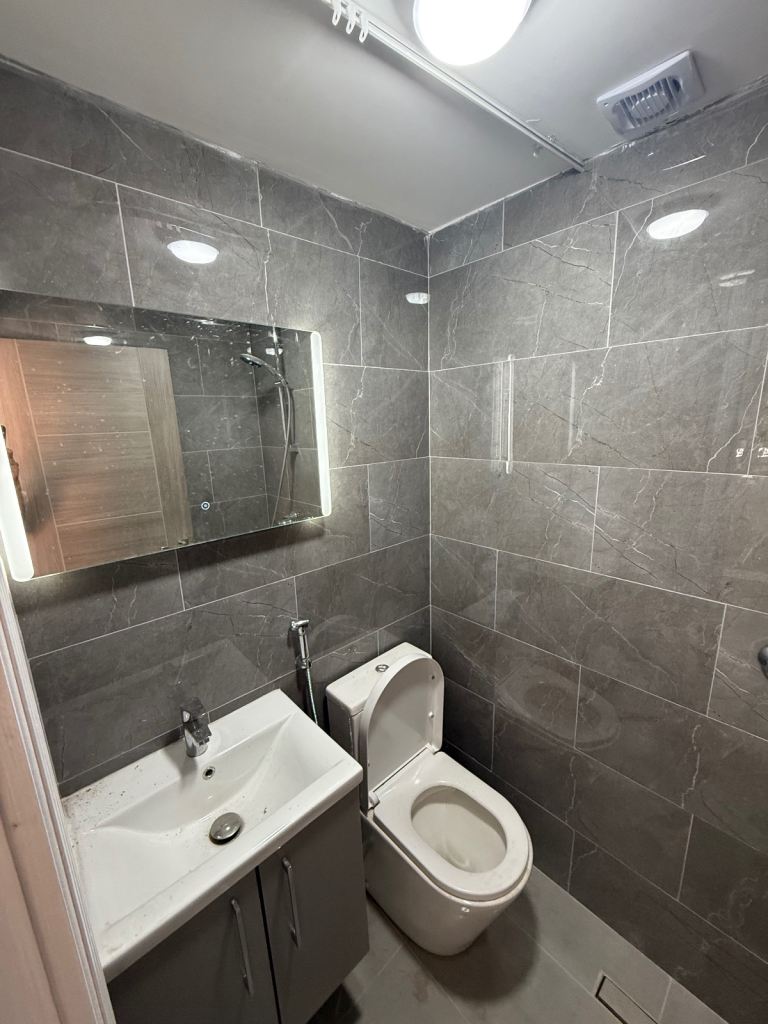 Flat Lansbury Avenue in Greater London