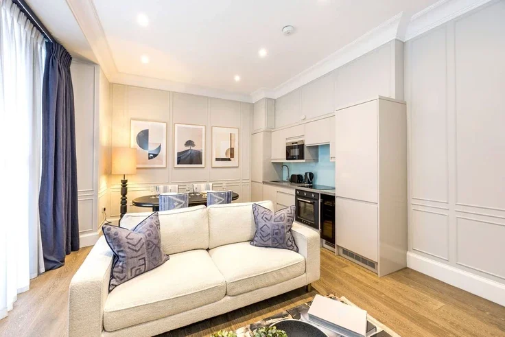 Flat Herbert Crescent in Greater London