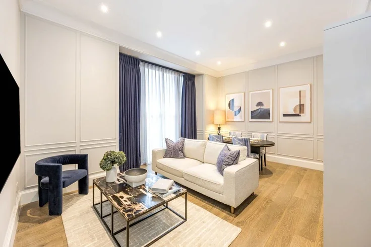 Flat Herbert Crescent in Greater London