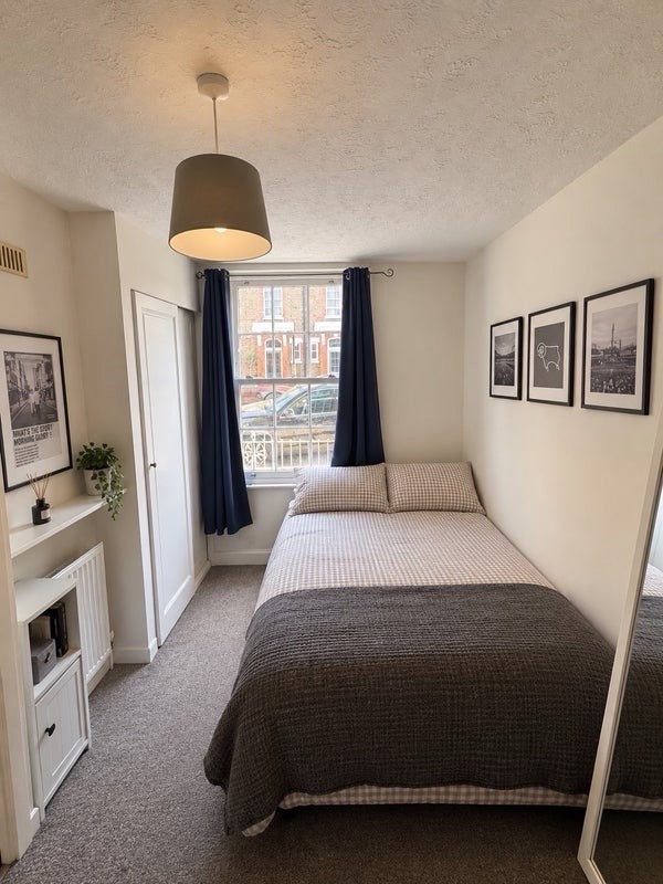Room Reform Street in Greater London
