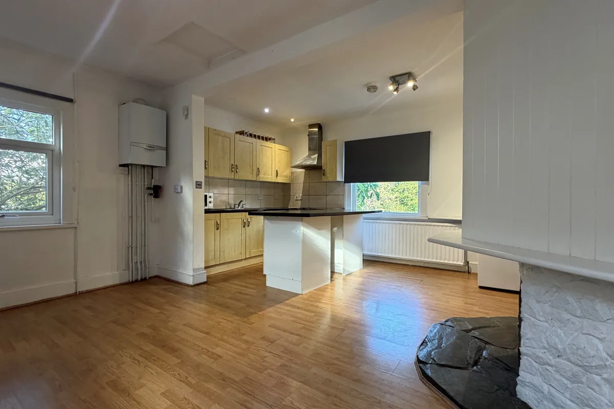 Flat Villiers Road in Watford