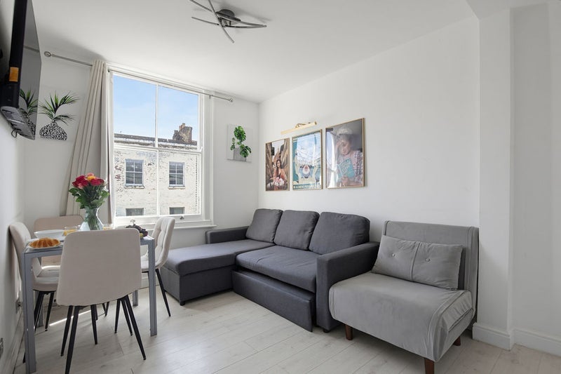 Flat Warwick Way in City of Westminster