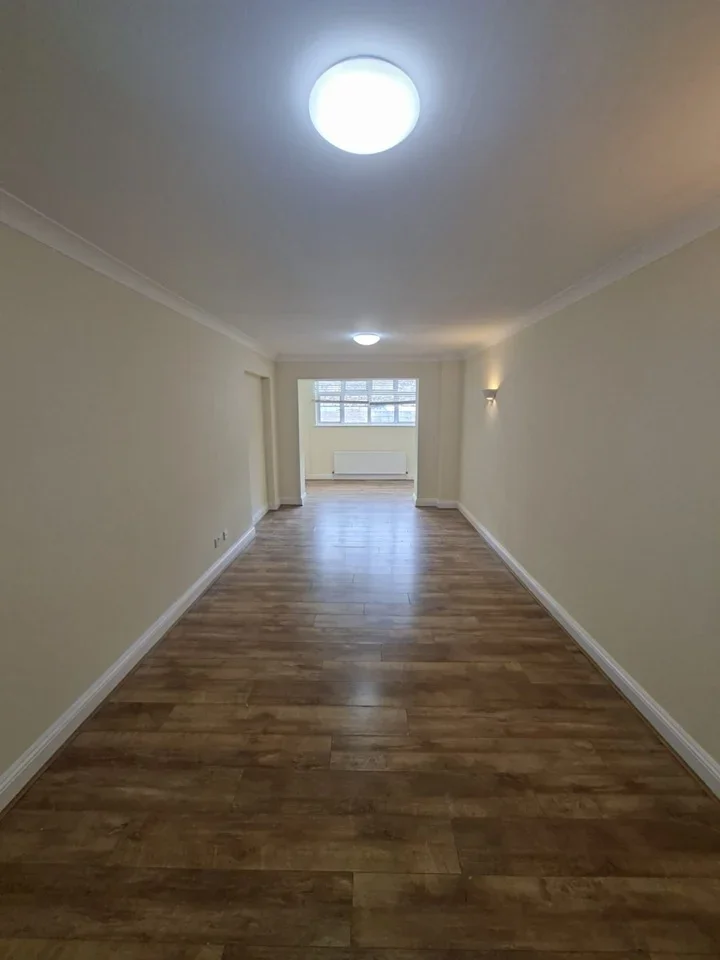 Flat Ethorpe Crescent in Gerrards Cross