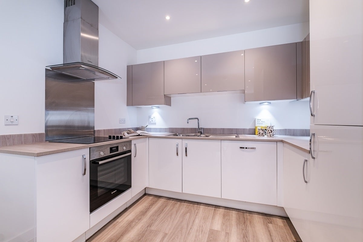 Flat Brumwell Avenue in Greater London