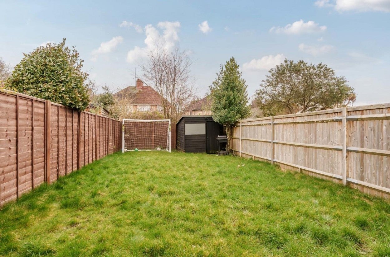 House Brook Road in Surrey Heath