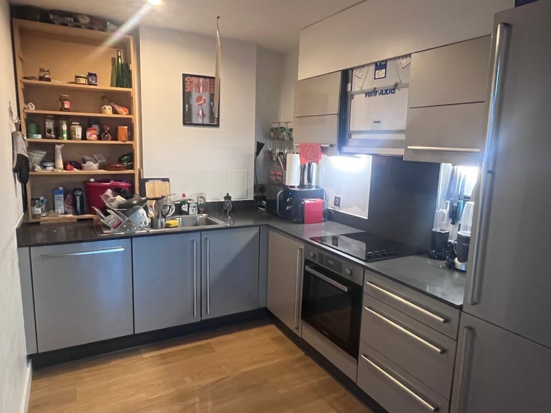 Room Ross Way in Greater London