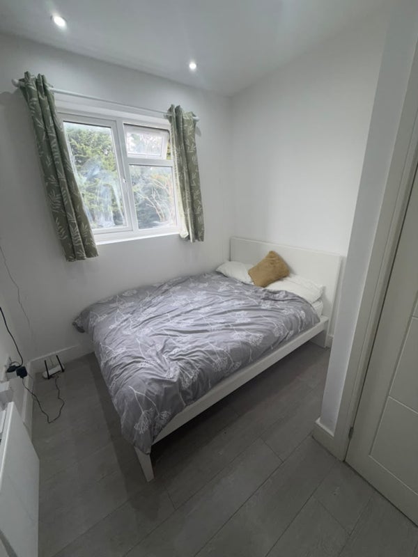 Room Aldin Avenue South in Slough