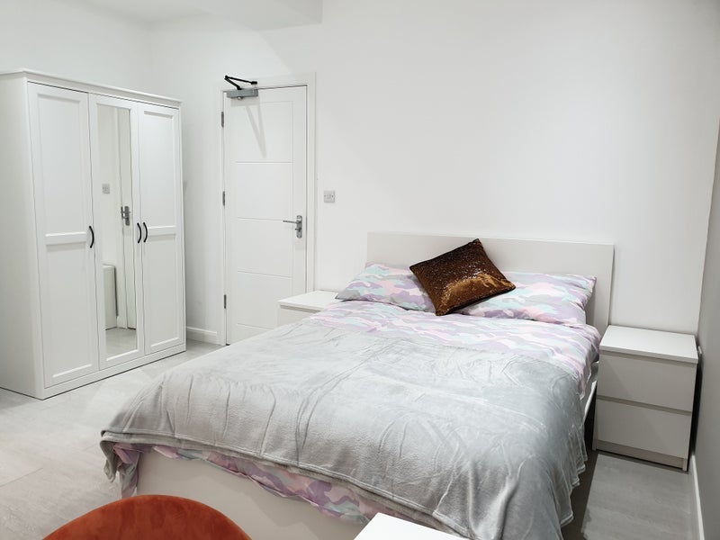 Room Aldin Avenue South in Slough