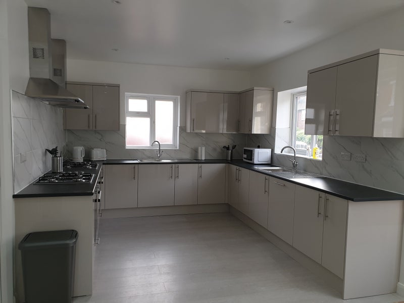Room Aldin Avenue South in Slough