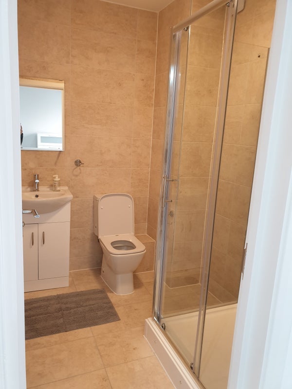 Room Aldin Avenue South in Slough