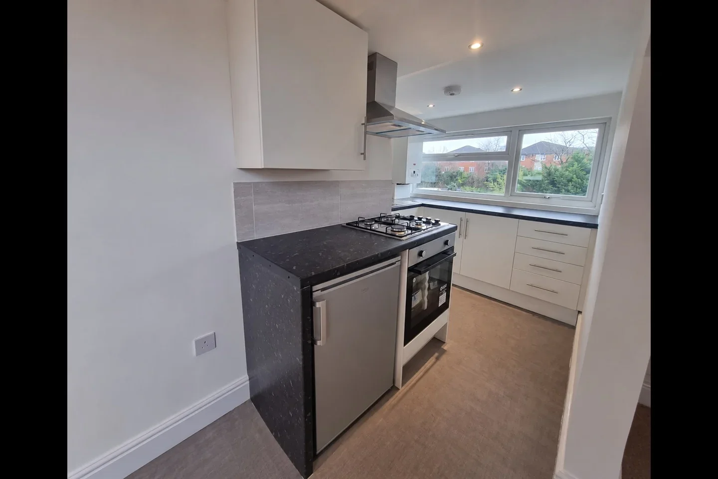 Flat Selborne Gardens in Greater London