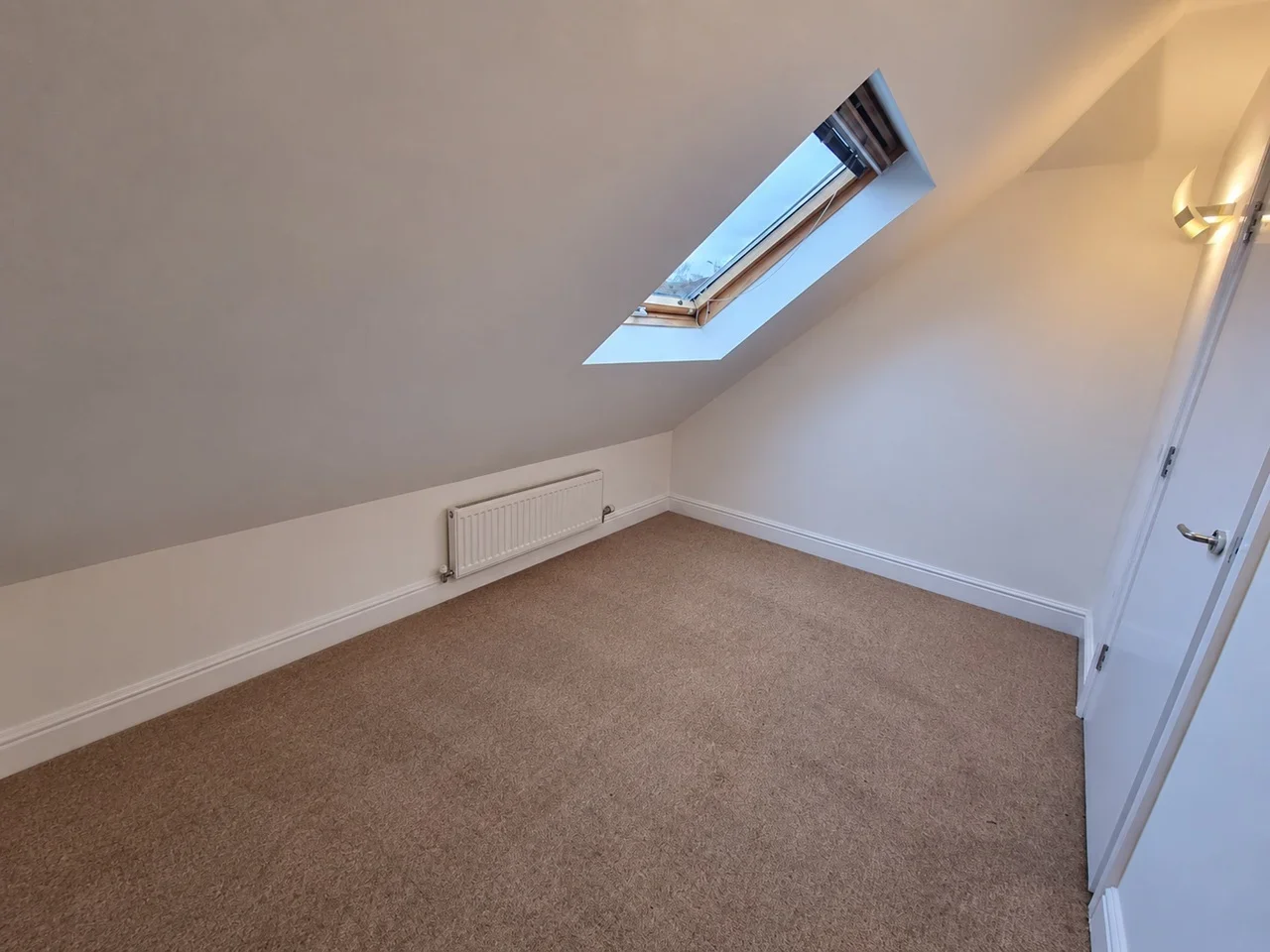 Flat Selborne Gardens in Greater London