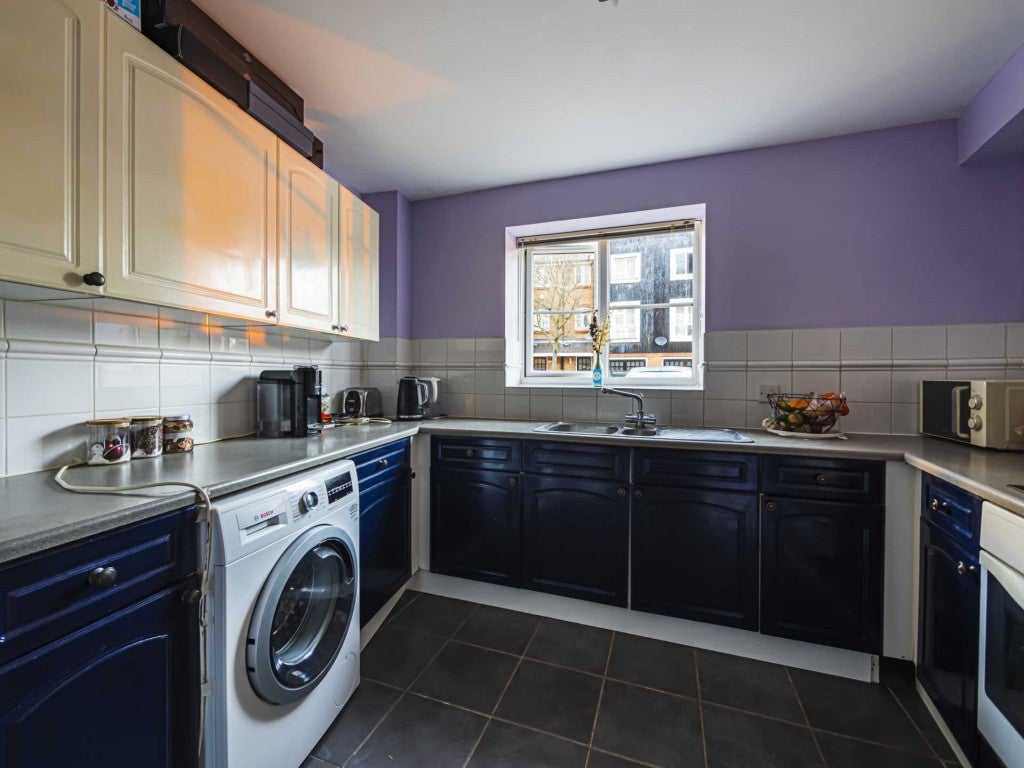Flat Imperial Way in Dacorum