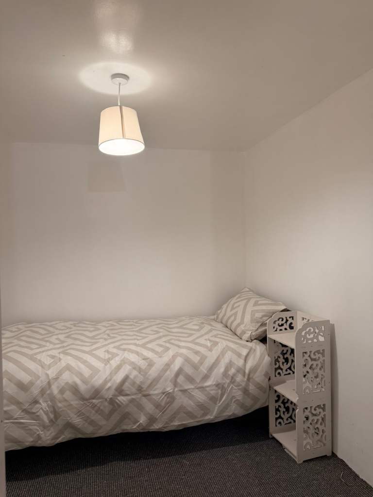 Flat Sefton Avenue in Leeds