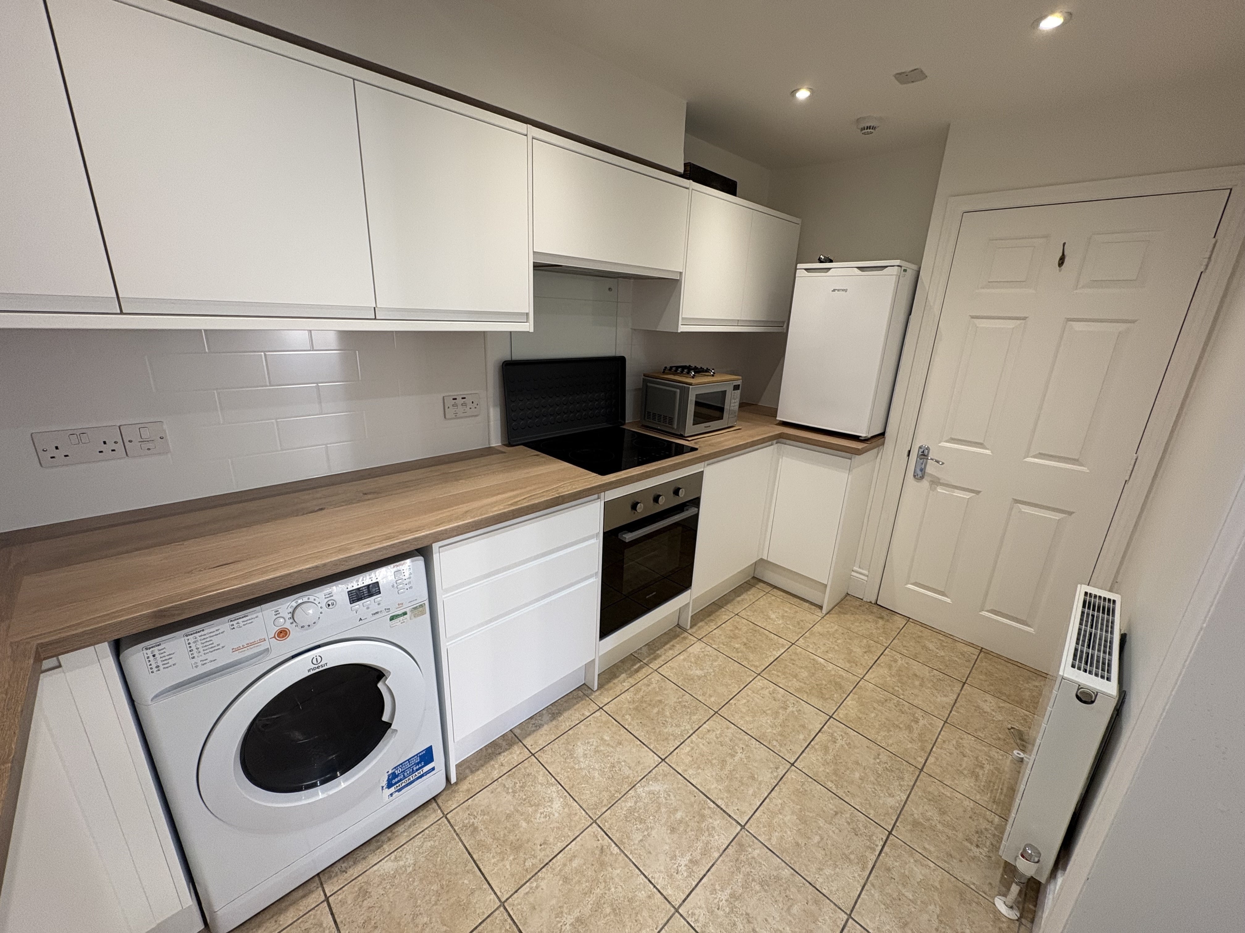 Flat Abbotsford Road in Bristol
