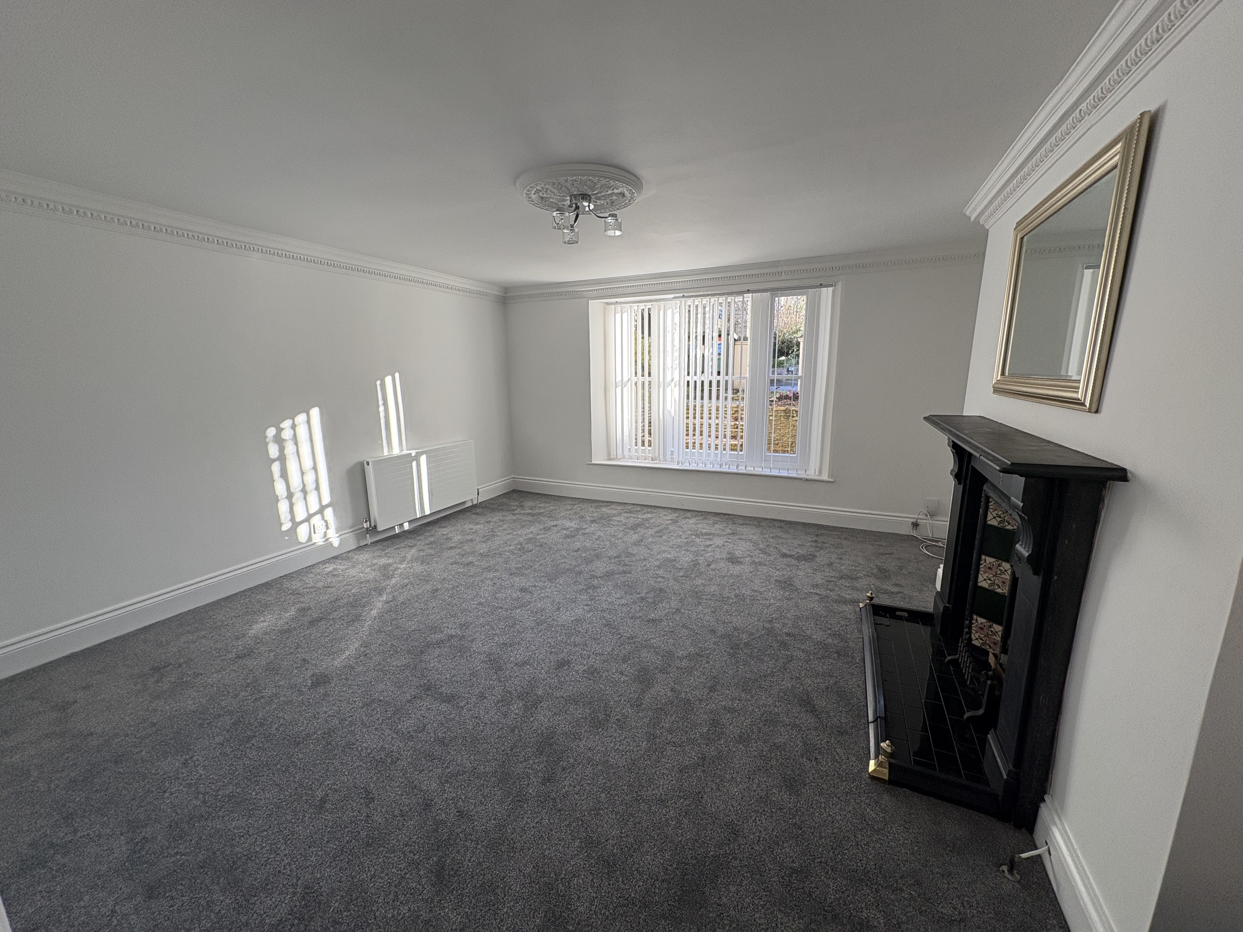 Flat Abbotsford Road in Bristol