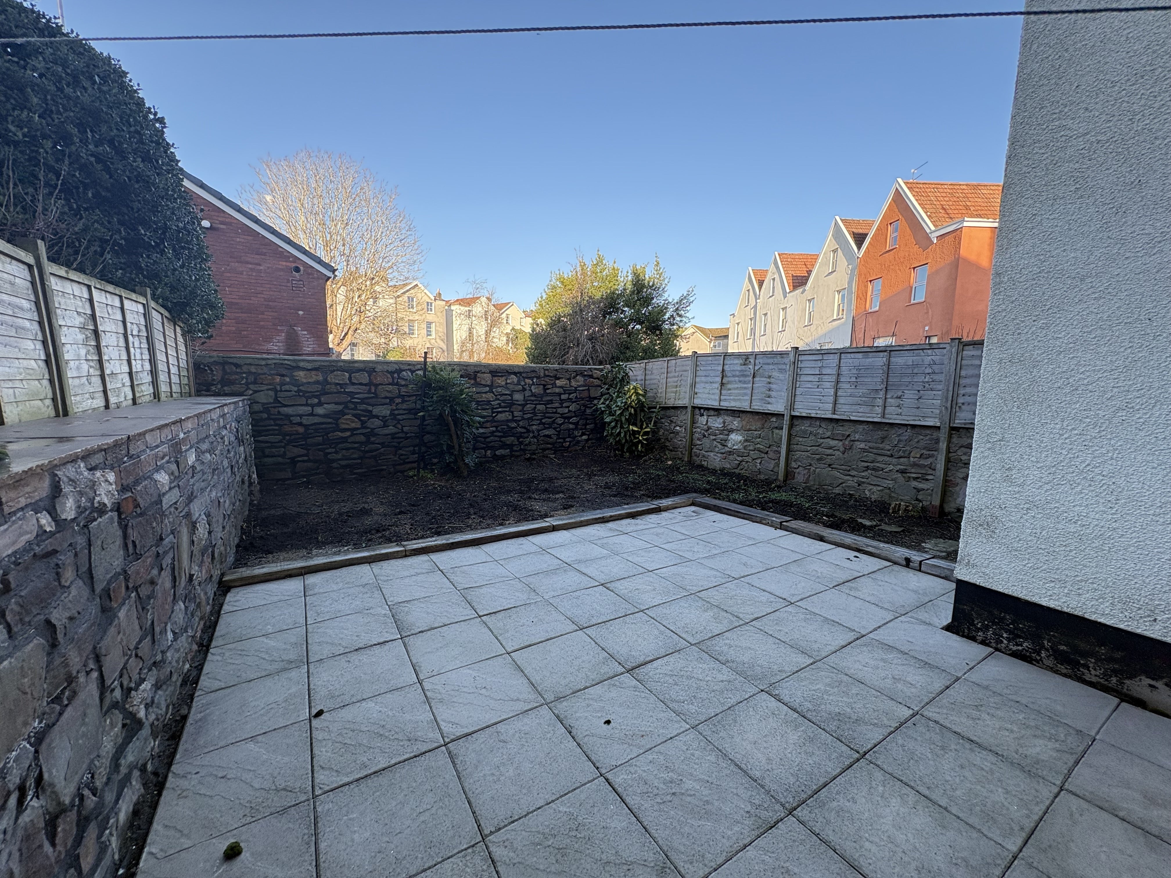 Flat Abbotsford Road in Bristol