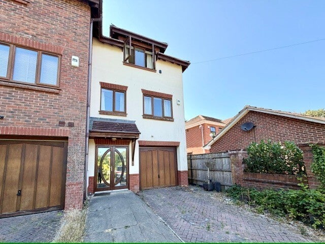 House Bassett Crescent East in Southampton