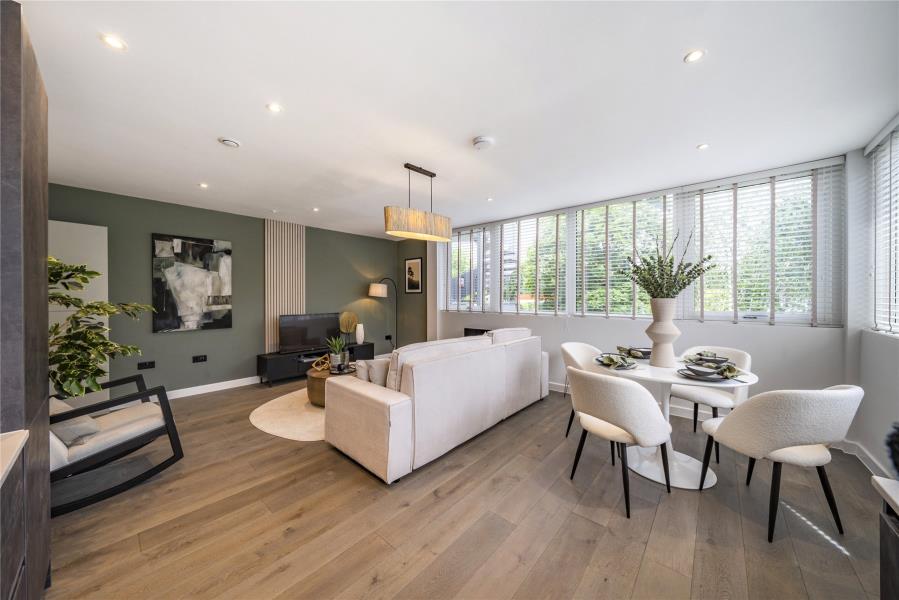 Flat Clare Close in Woking